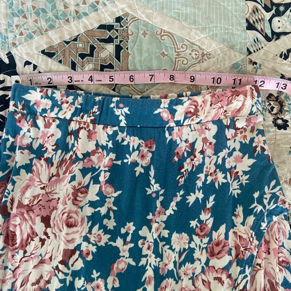 Charlotte Russe Maxi Skirt with Slit - Picture 5 of 6